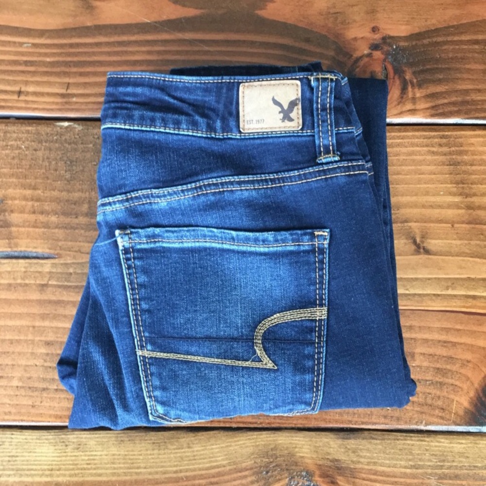 SIZE 6 American Eagle Outfitters Hi-Rise Jegging